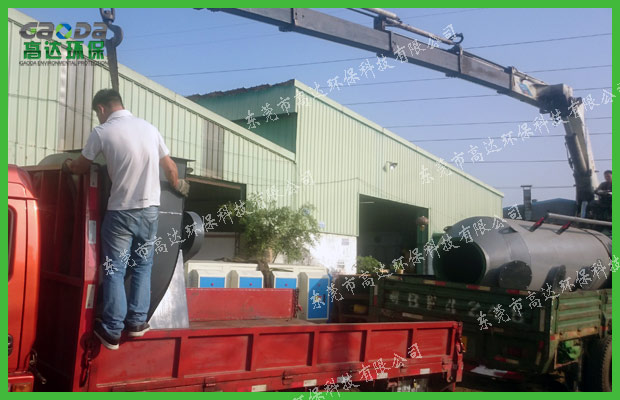 佛山喷漆红杏黄片APP下载运往工程现场
